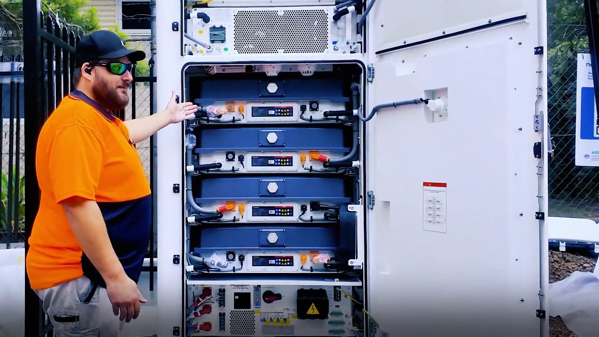 Whats Inside a Commercial Battery System